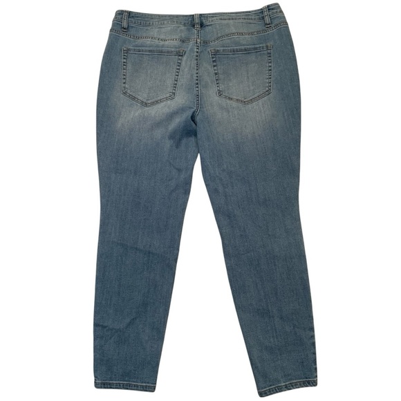 Lane Bryant Mid-Rise Super Stretch Skinny Jeans - Picture 2 of 9